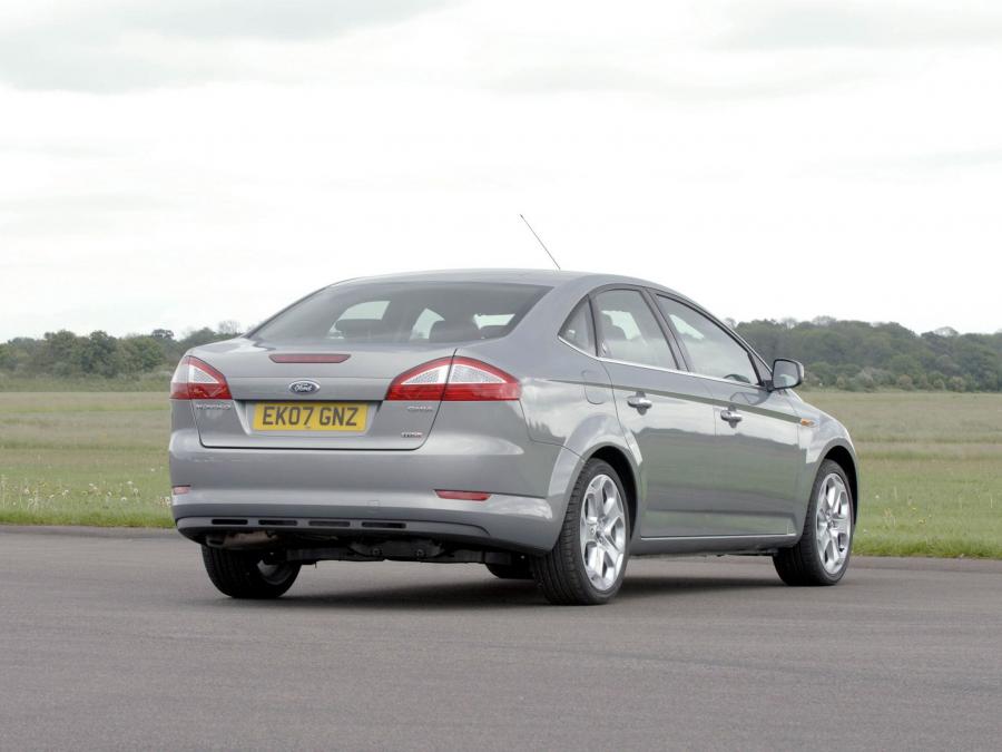  Ford Mondeo Sedan 2007 года  (UK) (фото 4 из 8)